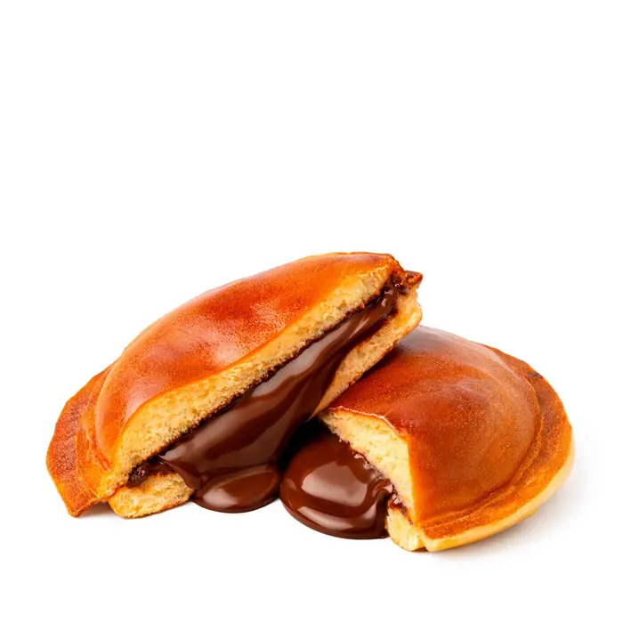 Brioche de crema de cacao con avellana, partido por la mitad